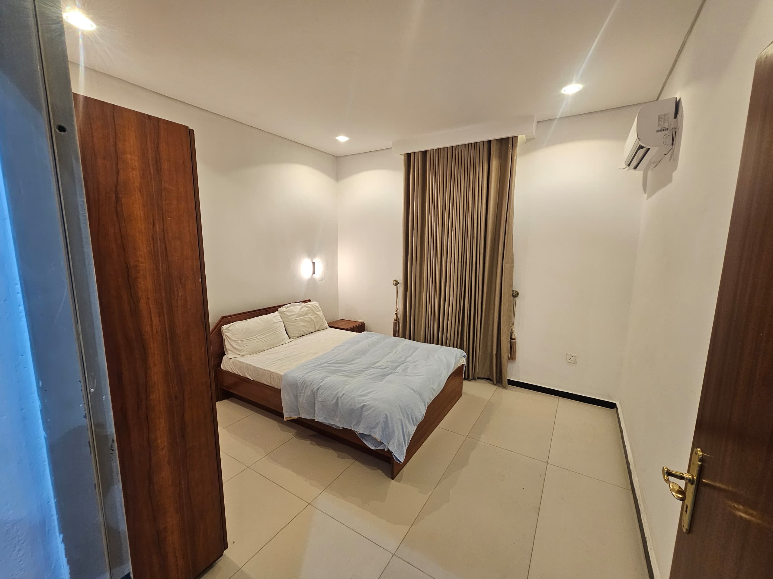 Tailored Bedroom, temporary portfolio concept